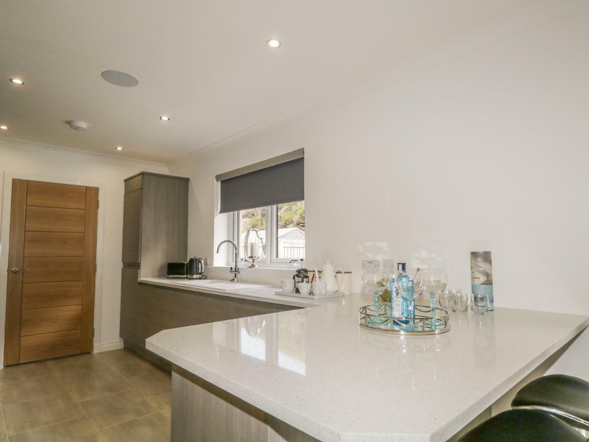 15 Waters Edge Villa Banff Bagian luar foto